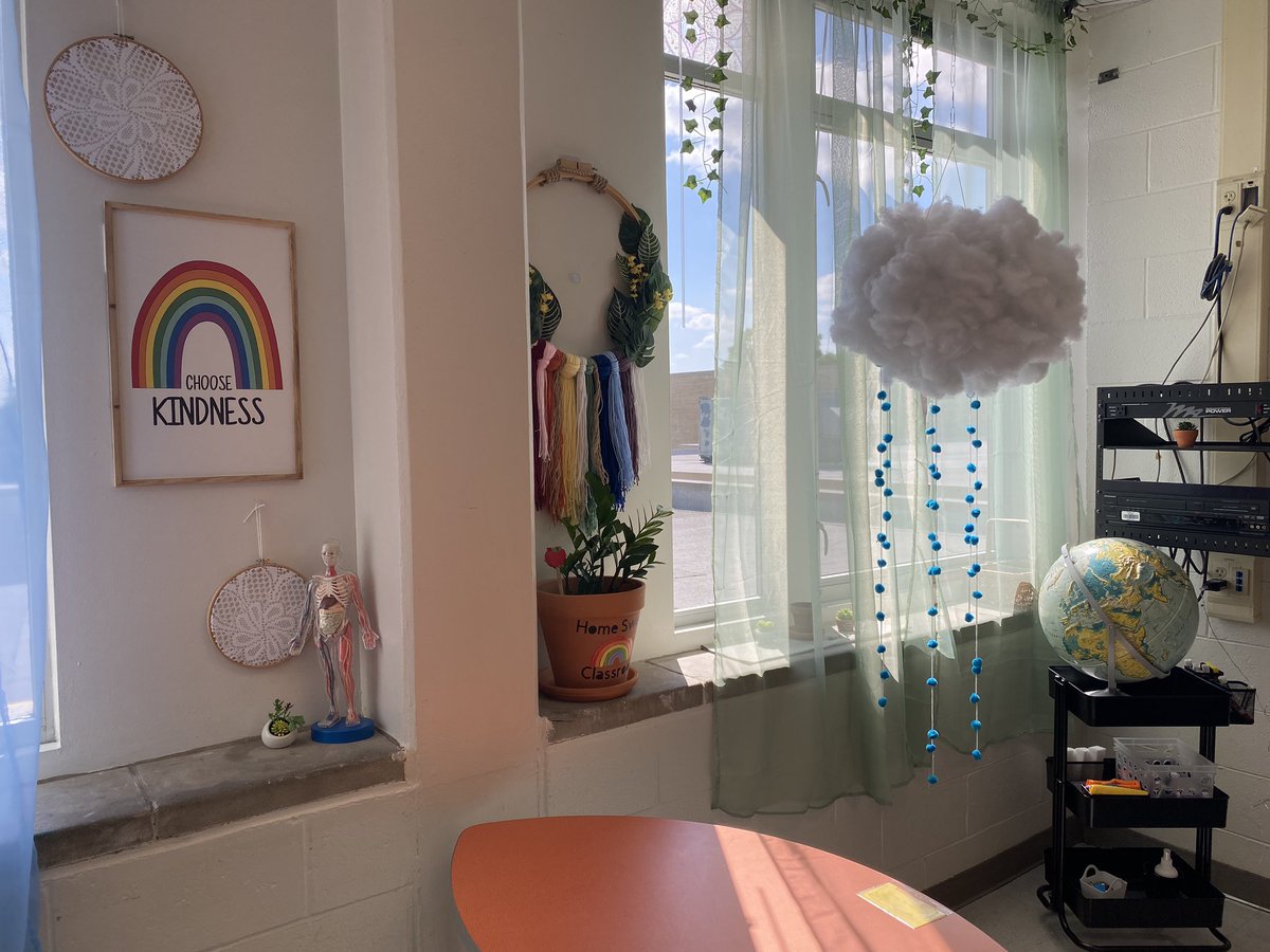 AlexisBuczek's tweet photo. The next time I’m in my classroom, I’ll have students joining me!! I’m beyond excited!!! Bring on Tuesday! 🥳👩🏻‍🏫👩🏻‍💻🌈🍎 #EaglesRise #NKCStrong https://t.co/RPj9JqS1en