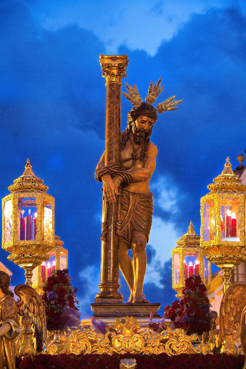 Viernes del Señor.

"Miradas de fe, desde donde brota el amor incondicional hacia el Verbo encarnado en rostro humano....." Juan Pablo II, 1985.

Fotografía: <a href="/patero35/">Fran Granado</a>