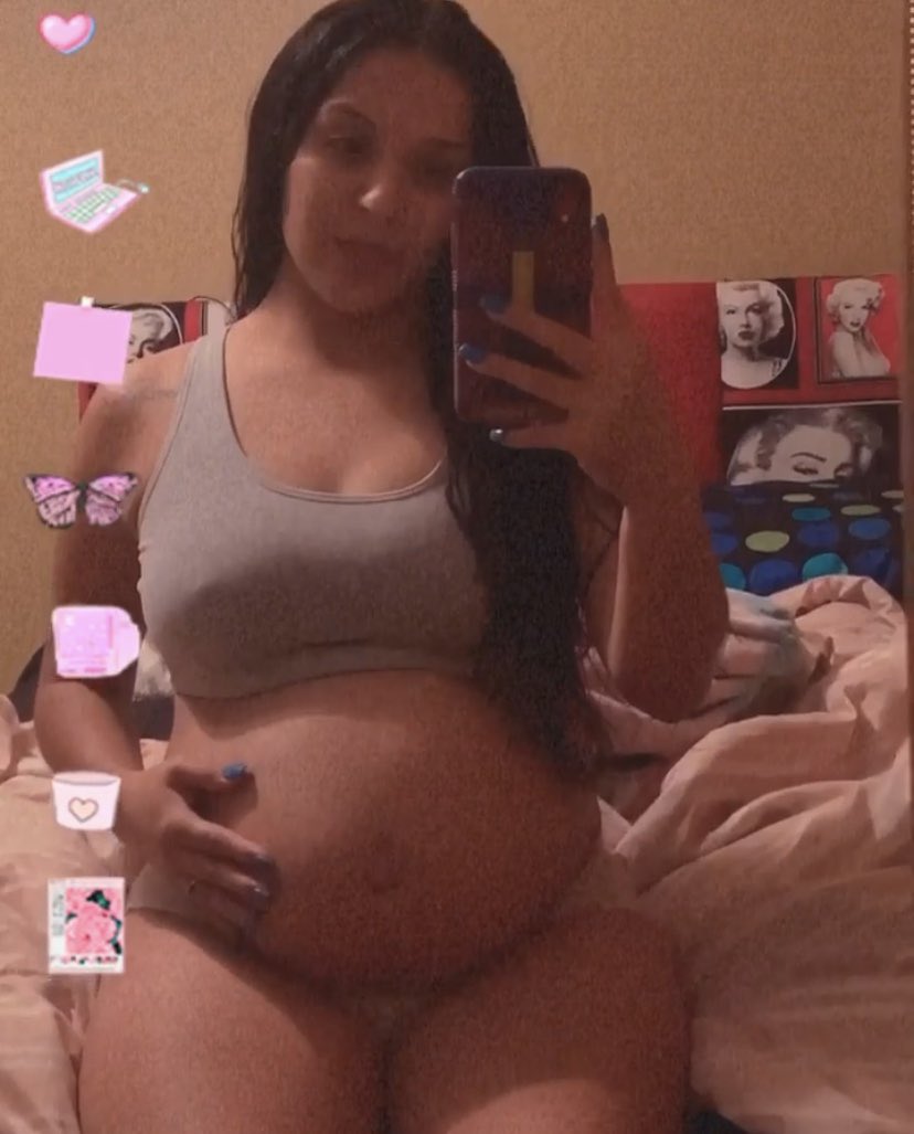 NiinaaaD's tweet photo. The ultrasound , The bump , The new born &amp; The present 🤰🏽👨‍👩‍👧💜 https://t.co/VpyxmU4ig2