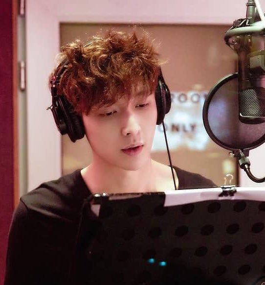 a thread of curly/fluffy hair yixing for my fellow enthusiasts ♡