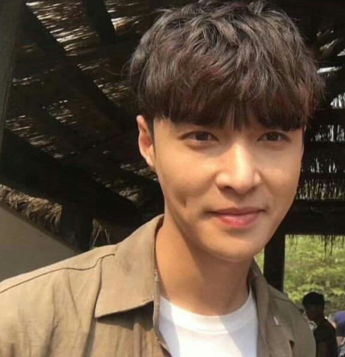 a thread of curly/fluffy hair yixing for my fellow enthusiasts ♡