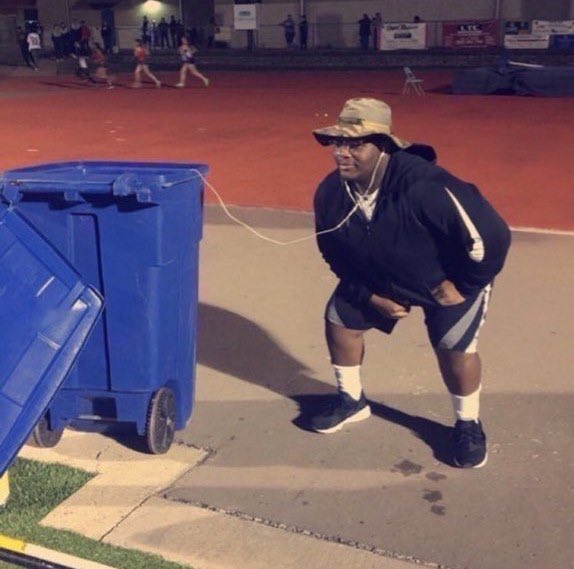 _Snxcking's tweet photo. @ratedeve @kumailn *me listening to your comment * https://t.co/Z9I5uwzfMy