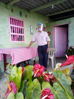 MintrabajoCol's tweet photo. Él es don Esmeraldo, participante del programa #SomosRurales del @mintrabajocol en alianza con @pnudcolombia. Con #CascosDeVida, él y los demás participantes, están siendo protegidos del contagio por #Covid19, para poder continuar así con sus procesos de asistencia técnica. https://t.co/chPkKQtHjP
