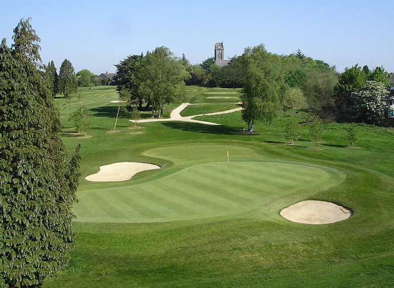 FairwaysFundays's tweet photo. This is the beautiful @CastletroyGC in County Limerick in the south west of Ireland. 
Castletroy is an absolutely stunning parkland course and is always in immaculate condition. 
The par 3 11th is our favourite hole on this magnificent golf course 🏌🏻‍♀️🇮🇪🏌️‍♂️ https://t.co/l2A3mHZEGv