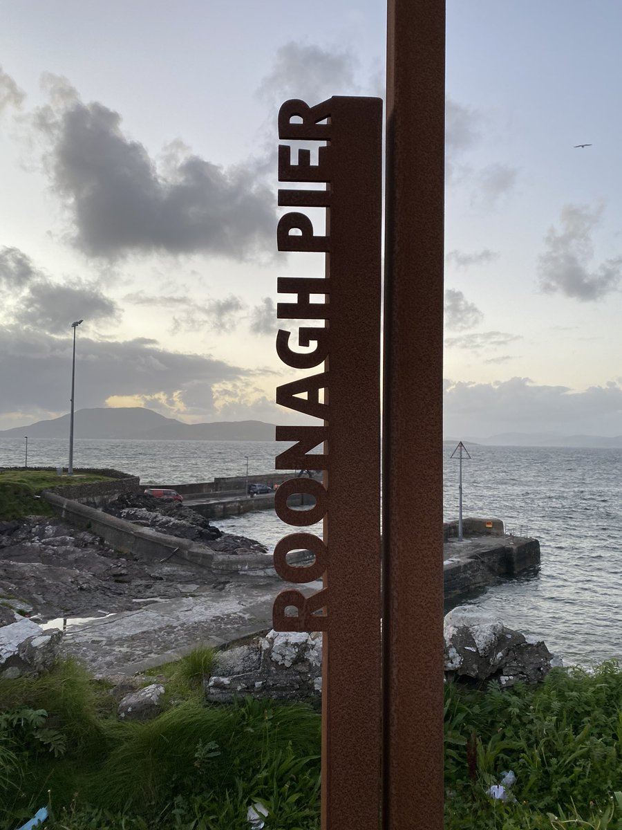 TopOfTheTower's tweet photo. Spot of fishing on the #WildAtlanticWay this evening. I had been led to understand Mackerel are thick as f**k and you can catch them with tinfoil. Either I am thicker, or the theory is incorrect..... https://t.co/iaPPvkqYyc