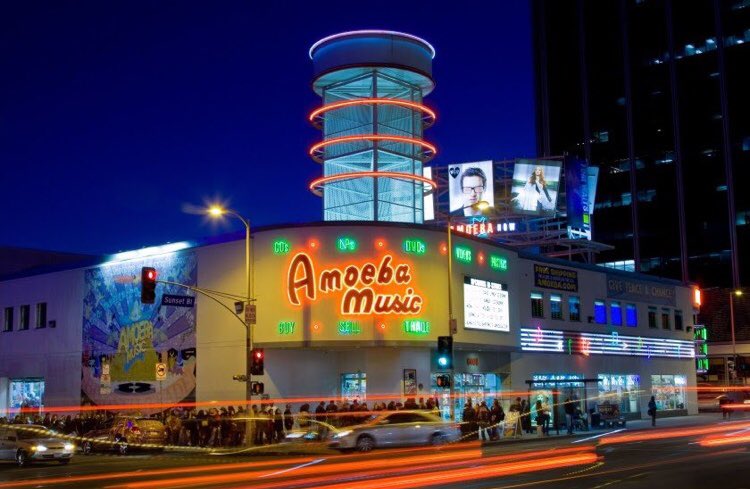 GeorgesLangRTL's tweet photo. Cette photo appartient au passé. J’ai passé des centaines d’heures chez Amoeba à L.A. Je suis nostalgique de ces magasins disparus comme Tower Records où Virgin Megastore sur Sunset Blvd. Sans ces enseignes, les Nocturnes n’auraient pas été les mêmes. #Nostalgia #CaliforniaMusic https://t.co/epGnM44PNO