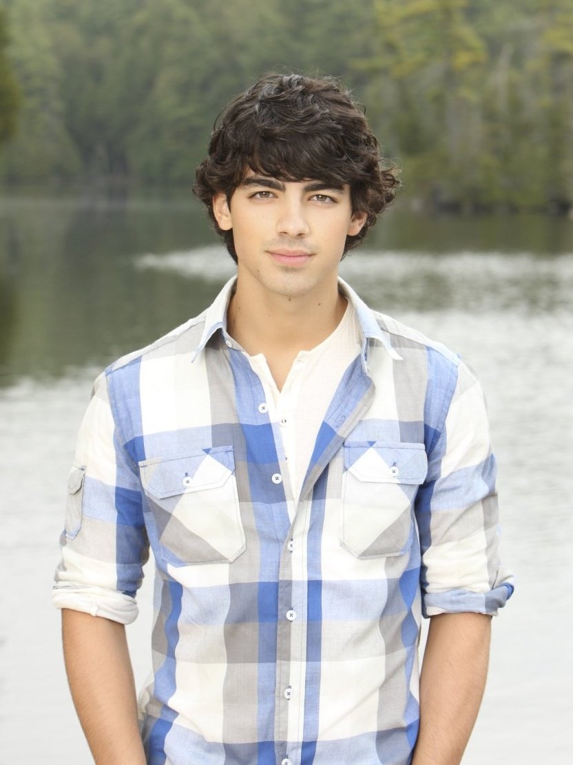 joetrustjonas's tweet photo. Words don't come easy, without a melody #10YearsOfCampRock2 #KCAMexico #WhatAManGottaDo https://t.co/Cxu62UQiZG