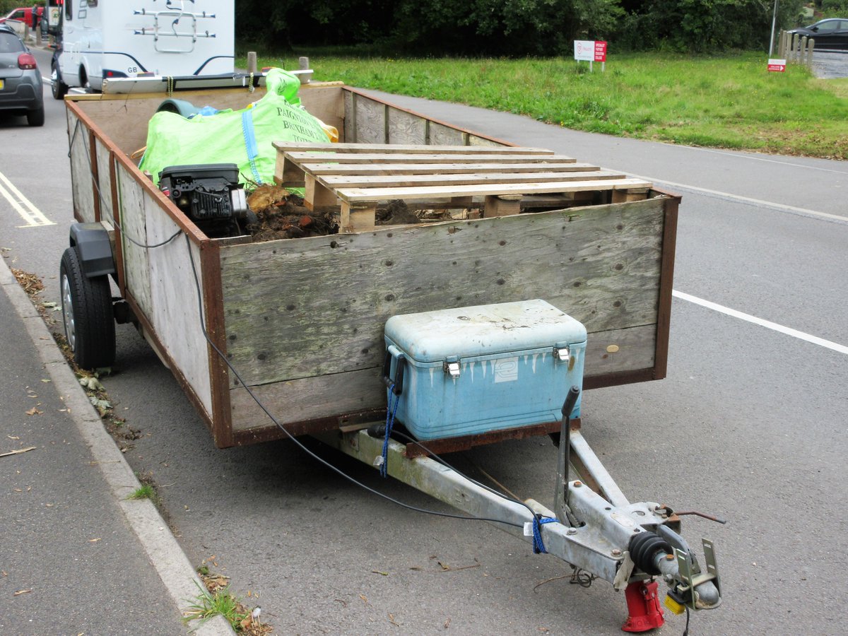 ShepBush12's tweet photo. @DC_PCC #Devon&amp;CornwallPolice. Are there any plans to remove the large trailer which appears to have been dumped on the #A385 at #Dartington. Apart from being an eyesore, it is an obstruction on one of the major arterial routes for #HGV's to access the #A38. Photos attached. https://t.co/7CaUD5nx0K