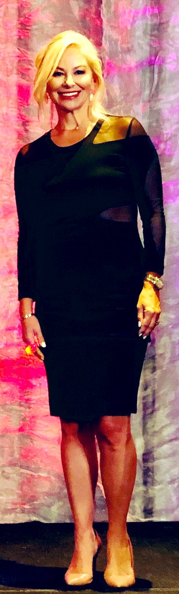 JuliaMoffitt13's tweet photo. Just finished recording a #SocialDistancing #Virtual program for @dressforsuccess @IndyDFS  for #steppingoutinstyle @JWMarriottIndy Details still to come on how you can watch it! https://t.co/KsmYRmRNkd