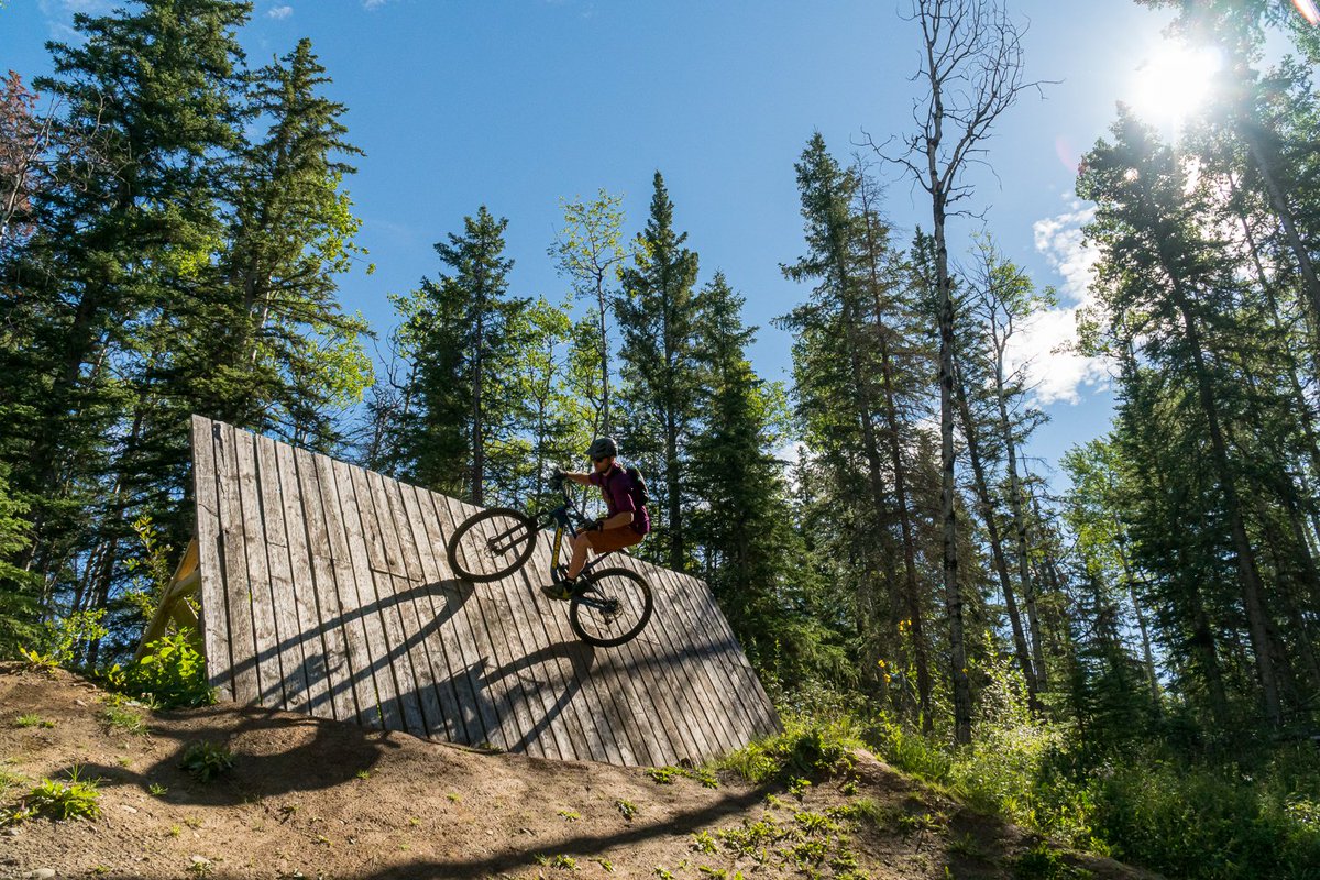 ZenSeekers's tweet photo. In Hinton, you can hit their many bike trails and bike park - plus rent some sweet bikes and enjoy delicious food and brews.
https://t.co/9wXclQxAqW
#ExploreNWAB #exploreHinton #bikeHinton #explorealberta @bikehinton @ViciousCanada @foldingmountain @Stasher_BC @TravelAlberta https://t.co/XJ4zt1eKfJ