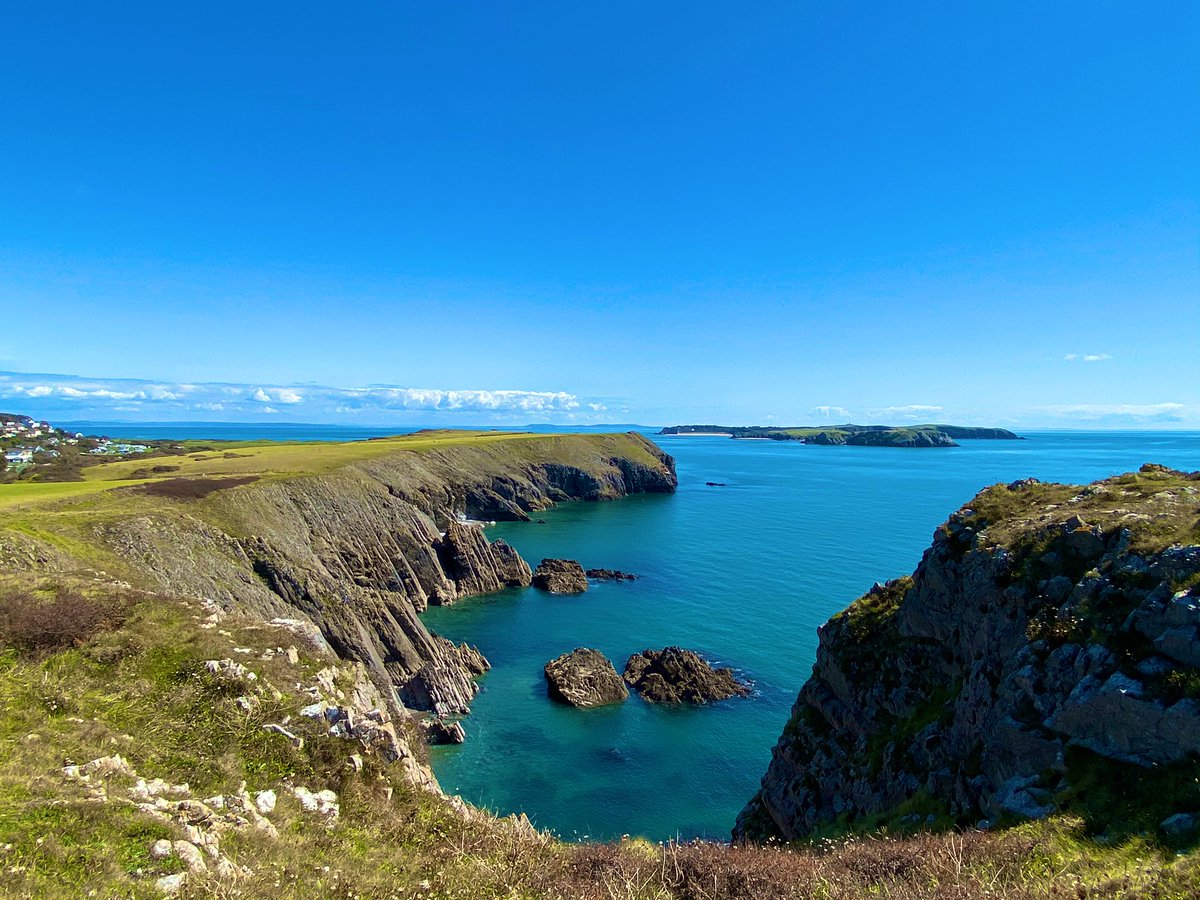 Penally, Pembrokeshire, is a little jewel. Curiously, here there is the only survival example in UK of practice trenches, created urgently in 1914 to train British soldiers in trench warfare before sending them to France.    #staycation  #viaggioinuk  #uktour  #britishtour