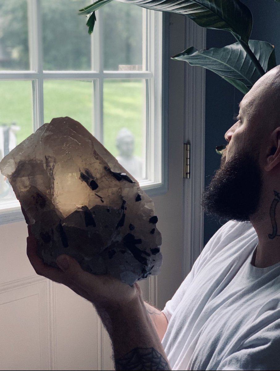 SteveInle's tweet photo. 💛🌼 Deep thought &amp; manifestation🌼💛
#manifestation #crystals #BeardGang #beard #beardedman #faerie #tourmaline #meditation #deepthought #pensive #thinking #shaman #wicca https://t.co/MAW934Pp8Z