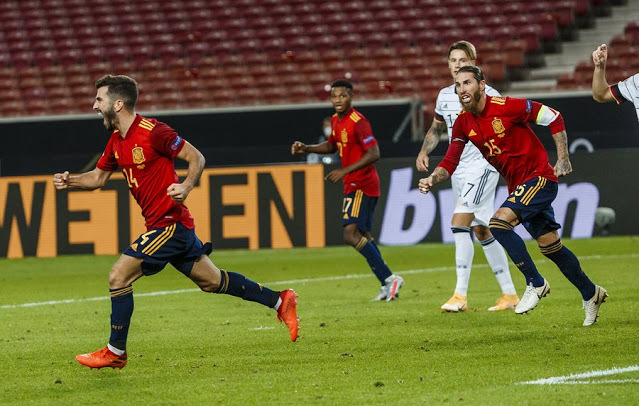 efectojabulani's tweet photo. Alemania 1-1 España: A falta de pan buenas son tortas https://t.co/oZ2HCGbO5h https://t.co/K23NdqLc0v