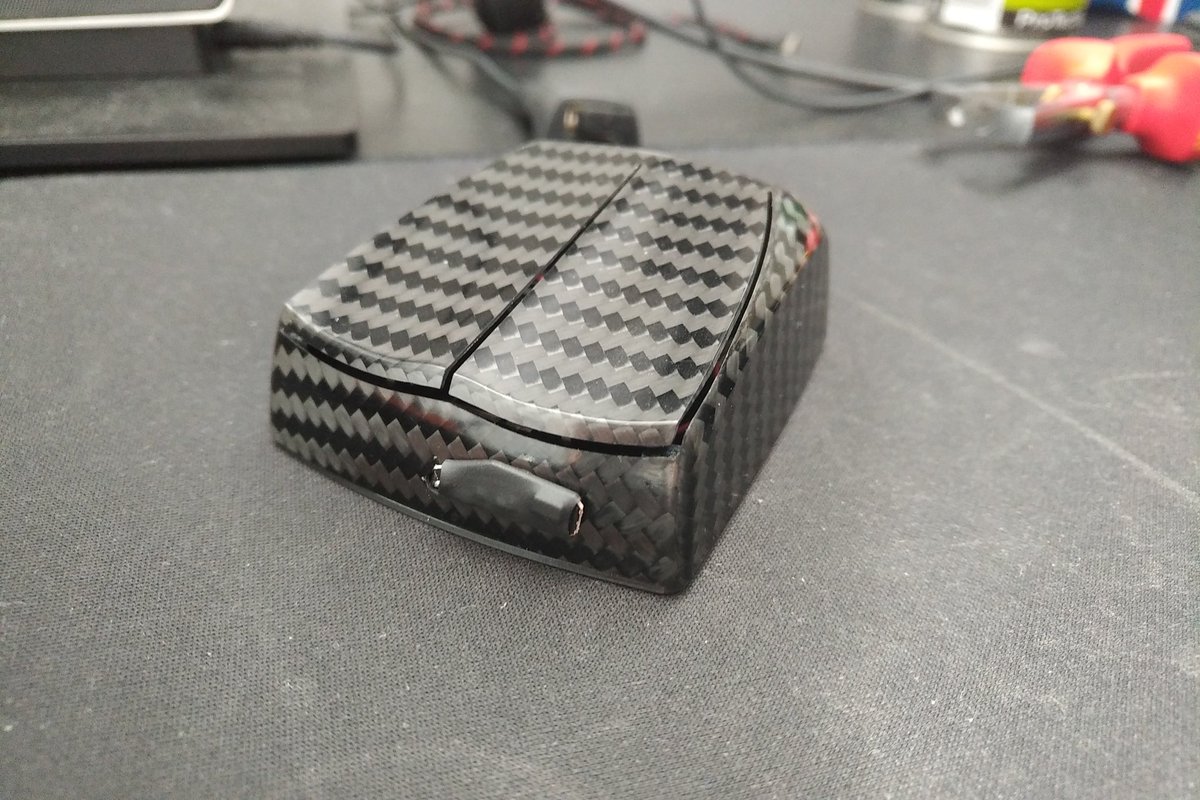 Lukas After 7 Months Of Not Modding I Finally Got Around Doing Another Mouse This Time A Wireless Zaunkoenig M1k The Top Shell Is Carbon Fibre Combined With A 3d