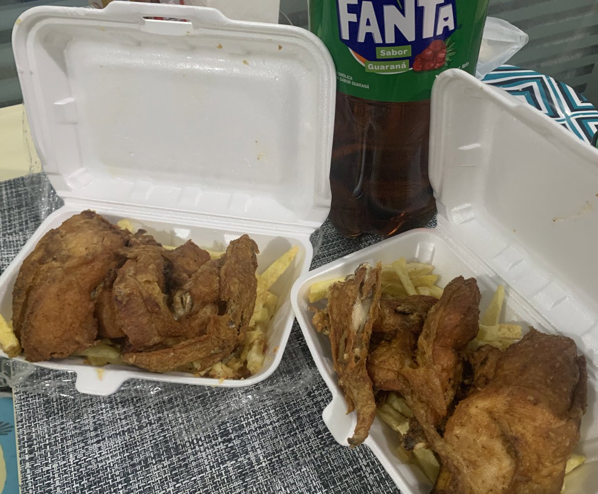 benianoConLa38's tweet photo. Genchi, me quieren enamorar y no se vale así,  con lleguen con Pollito frito de #Ingals  😭😭 así directo al Cora 💚 de gordito #Beniano https://t.co/4buDTzlRmA