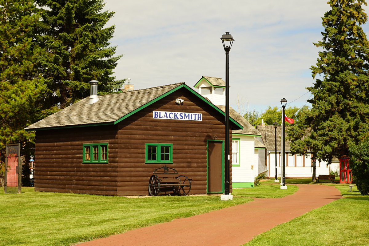 LeelaAheer's tweet photo. Thank you to the staff at @FortPrecinct for the tour! What a wonderful way to spend an afternoon. This would be a great outing for anyone visiting Fort Saskatchewan looking for some #staycation ideas. #ABHeritage #ABhistory https://t.co/Vu0HzhBGTp