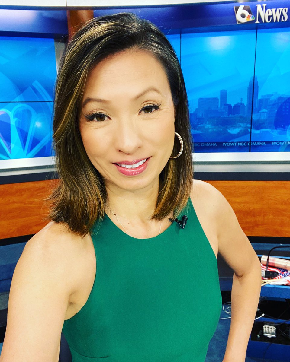 SharonChenTV's tweet photo. #GoingGreen for #FriyayEve!!  Folks we are almost there!  Check in with @wowt6news for what’s happening today!  

#Omaha #localNews #Newsoftheday #Thursday #almostthere #tomorrow #onlyadayaway #anniesaiditbest https://t.co/6mRc3FWpLe