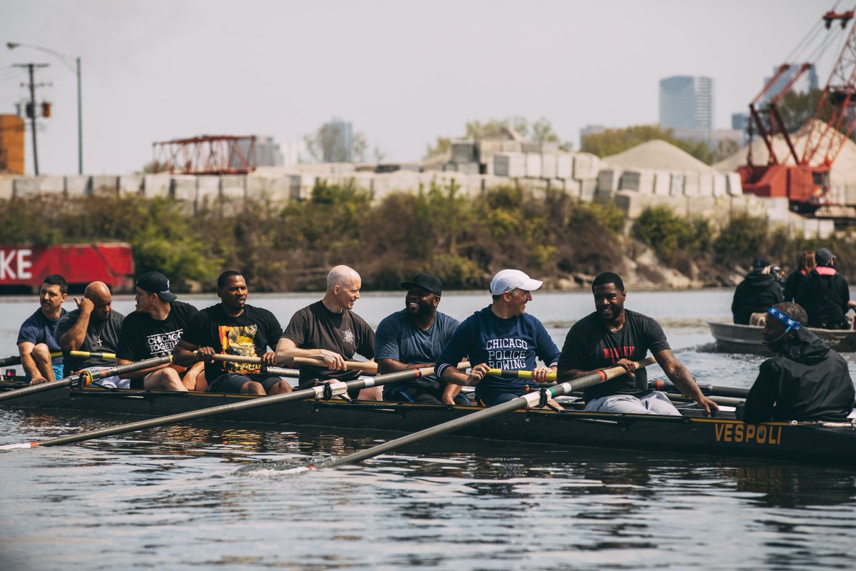 tvkatesnow's tweet image. “A student never forgets their teacher. And I wanted us to be the teacher so they'd never forget our face and our story.” @ArshayCooper on his crew from Chicago’s West side inviting @Chicago_Police officers to row with them in 2019. Friday @TODAYshow @NBCNightlyNews @NBCNews