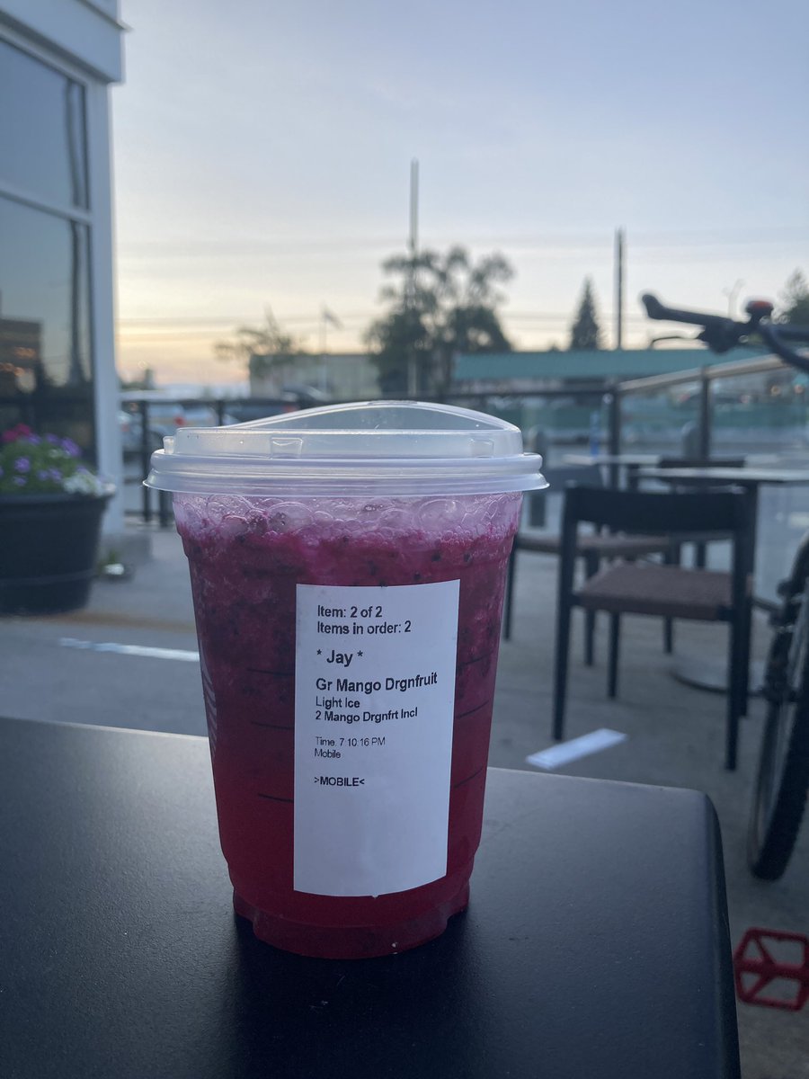 The days of enjoying @StarbucksCanada refreshers on a patio are coming to an end ! #mangodragonfruit #refresher #ottcity #sunsetphotography