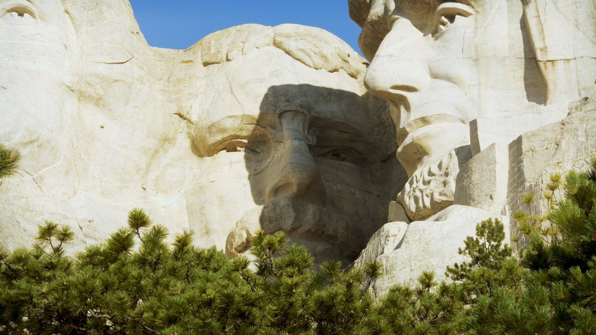history_under's tweet photo. In recent months, there has been a movement to have #mountrushmore blown up. In this episode, we're wrapping up our trip to South Dakota with a visit to Mount Rushmore to explore some of the history & controversy. #historu
https://t.co/ksM0WgeyFQ https://t.co/buMsOZM8dC