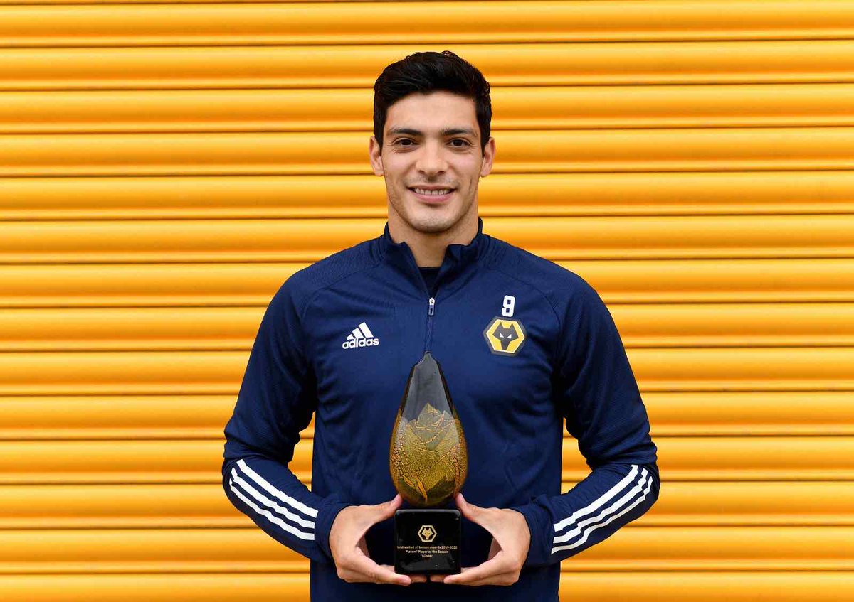 MimmiLopezD's tweet photo. Jugadores del Wolverhampton eligen a Raúl Jiménez como el mejor del equipo https://t.co/n17U5tv6tK https://t.co/2s4rZYf2Gl