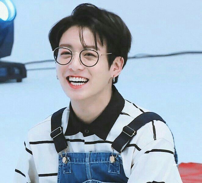 forehead exposed + specs + jumpers = death