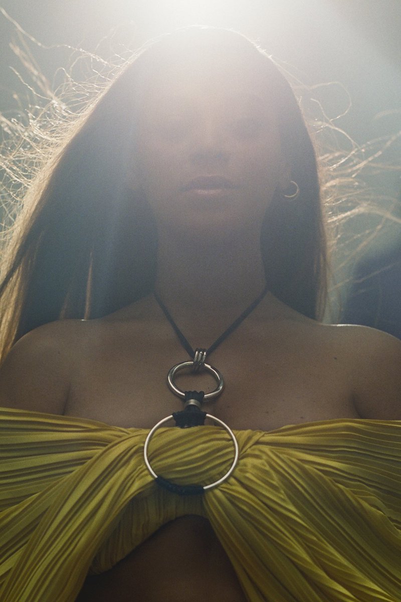 BeyLegion's tweet image. Beyoncé Is King. 👑

#HappyBirthdayBeyoncé #BeyDay