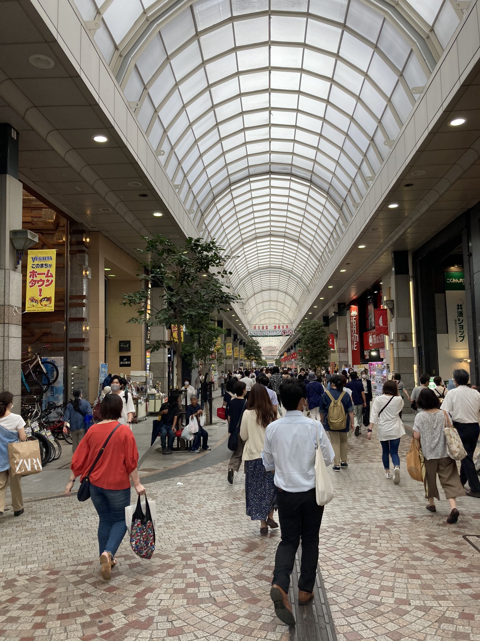 スーパーで働くマン たあ 仙台に買い物来た人は 仙台駅から藤崎まで行くのに 地下鉄やバス乗らずアーケードを歩くのですかね T Co Vqup5vhx9o Twitter