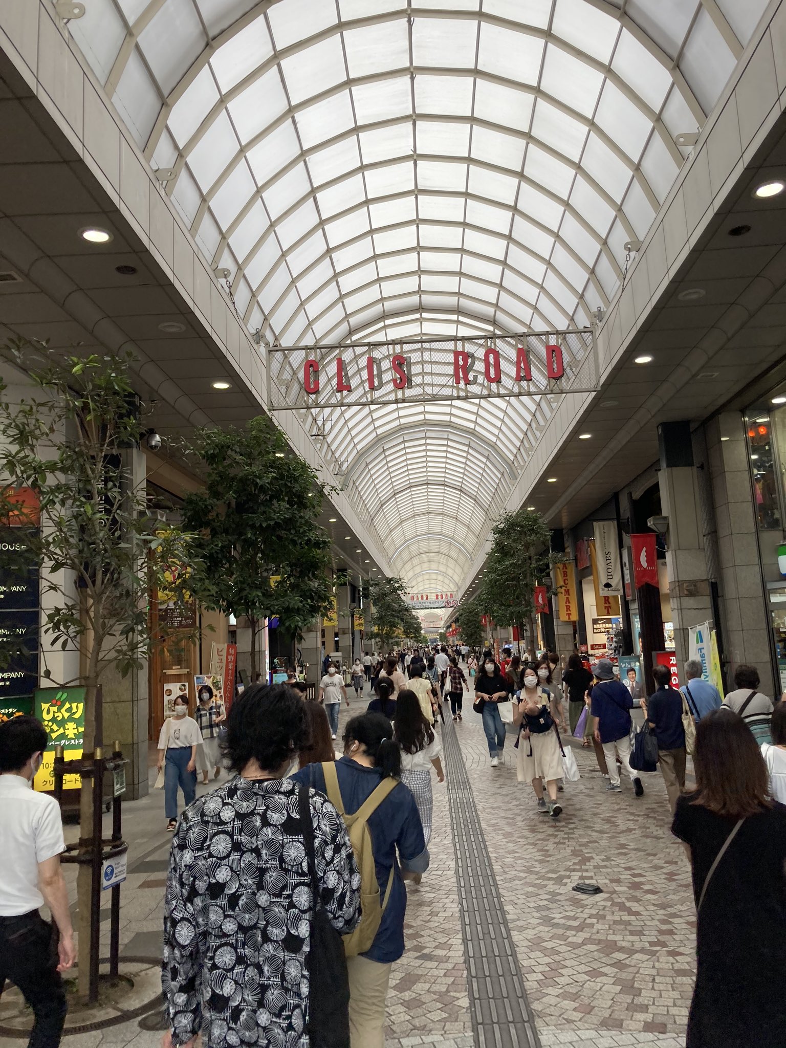 スーパーで働くマン たあ 仙台に買い物来た人は 仙台駅から藤崎まで行くのに 地下鉄やバス乗らずアーケードを歩くのですかね T Co Vqup5vhx9o Twitter
