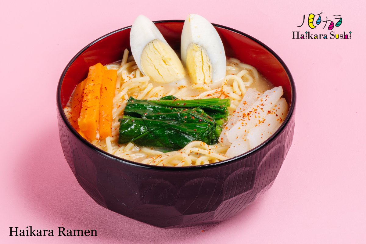 Haikara Ramen, ramen dengan kuah spesial Haikara dengan topping telur dan sayuran. Tersedia disemua cabang Haikara Sushi