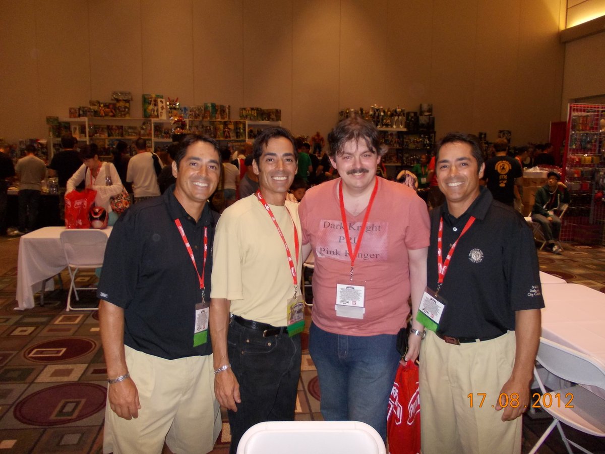 AlistairMcDowa1's tweet photo. The first one, I wasn't quite so used to the long-haul travel, but I was a little more active by the second time around. The facial hair in hindsight...was a mistake. But Trey was cool! #Morphicon https://t.co/E9EUDDfcC9