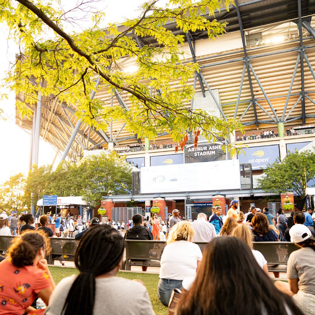 IHGhotels's tweet photo. Last year, we kicked off the US Open Tennis Championships at the Kimpton Eventi and watched live at the IHG suite. While this year we're WFH (watching from home), we're thrilled to cheer the athletes on during this year's tournament. Where are you watching? #ExperienceIHG https://t.co/Kj0JYQYFVJ