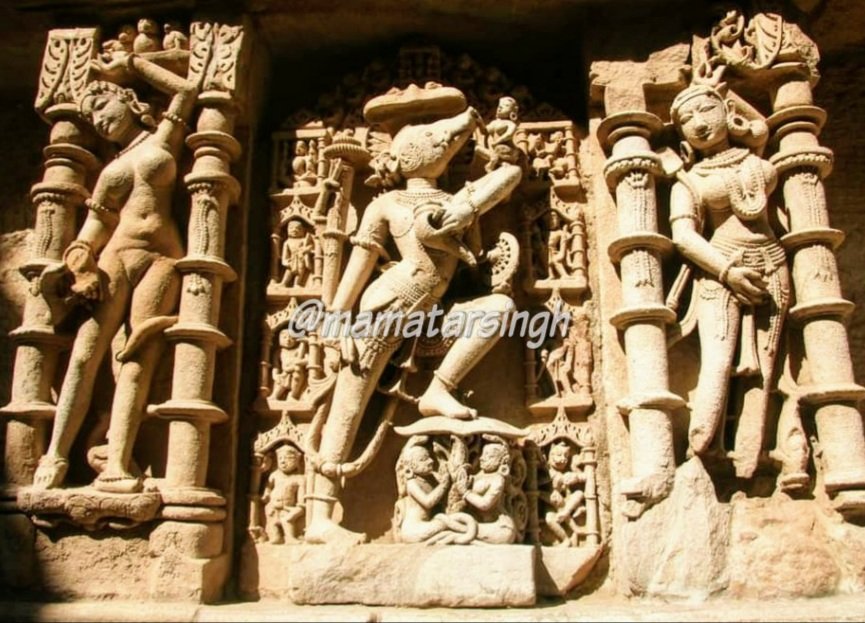 2. It was built by a widowed queen for king:Contrary to usual practice of king building memorial for queen, this stands as an exceptional case as memorial was built in the loving memory of King Bhimdev I of Chalukya dynasty by his widowed Queen Udayamati around 1050 CE...2/7