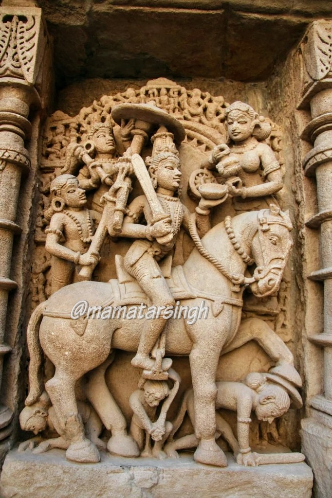 2. It was built by a widowed queen for king:Contrary to usual practice of king building memorial for queen, this stands as an exceptional case as memorial was built in the loving memory of King Bhimdev I of Chalukya dynasty by his widowed Queen Udayamati around 1050 CE...2/7