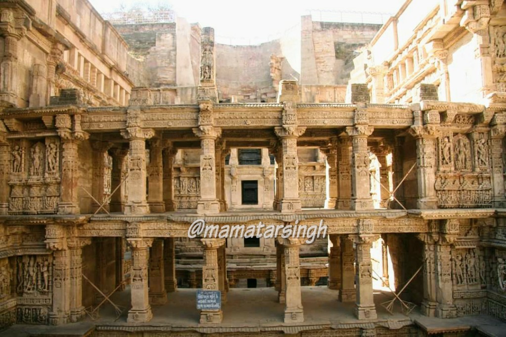 3. 30m long secret tunnel:Under the last step of the well, there is a gate that opens to a 30-meter long tunnel leading to a town near Patan called Sidhpur. This secret passage is believed to be used for escape during wars or invasions4. Medicinal properties of well water:3/7