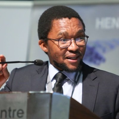 SaxEmployee's tweet photo. This is @kgathatsot Tlakudi, he made false promises to @flySAExpress employees whilst ACTING that they are enganging other government departments to pay us our outstanding salaries and leave days, and few days ago he made a Uturn. Now he is a Director General
#PaySAExpressStaff https://t.co/bp8UFvy68F