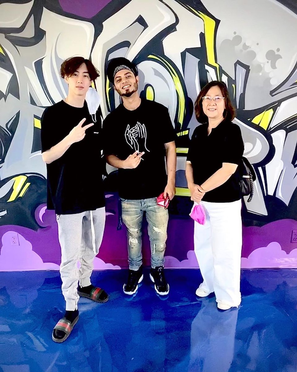 withyoumarktuan's tweet photo. 200904 Sanjoy wishes Mark a happy birthday 

“happy birthday broski @marktuan habibi 💚 #comingsoon”

#ForeverWithMarkTuanDay  
#아가새의소중한마크_생일축하해
#MarkTuan #마크 #段宜恩
#GOT7 @GOT7Official #갓세븐 https://t.co/Rz0AUJtMQo