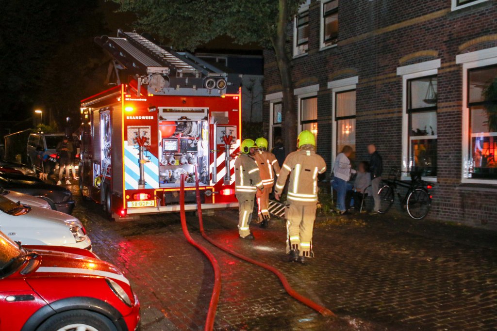 Vrouw gewond bij woningbrand,,, en hennepkwekerij in naastgelegen pand. #Vlaardingen.