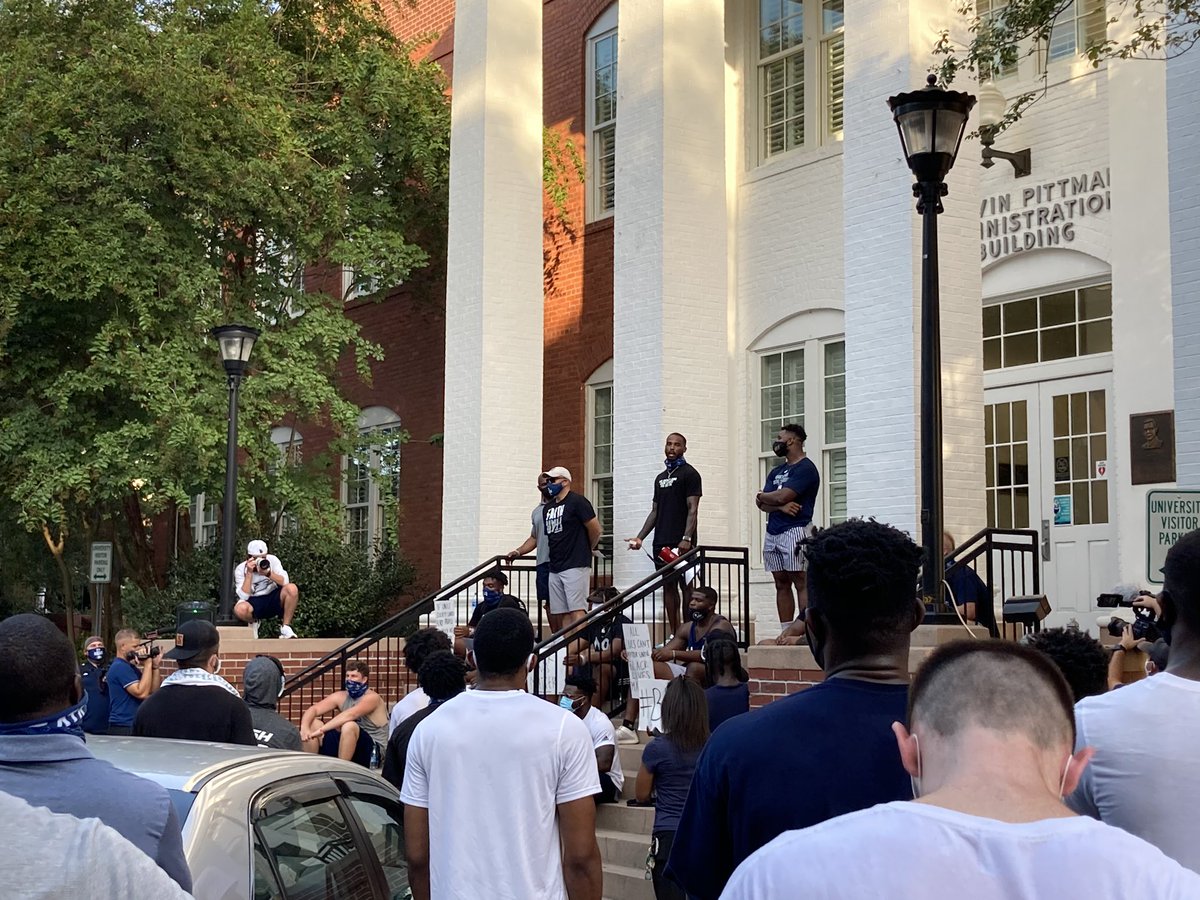 BenRodriguez_Jr's tweet photo. “March for Change” led by @_shaiwertss @GSAthletics_FB @chadlunsford and @JaredBenko. Great turnout for an important message. Proud of our student-athletes for using their platform to impact positive change. #HailSouthern #GATA #GoEagles #BLM #SocialJustice https://t.co/E9HV41S9fD