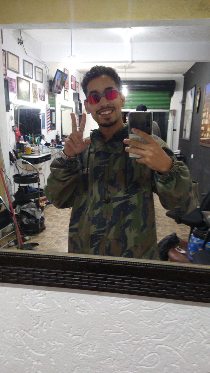 MarcehZn's tweet photo. Portas no caminho???, Abri todas, pq eu sou mó chave😎

#breck #chavao #cria #quebrada #rap #underground #hiphop #oakley #trapmusic https://t.co/8NR87tqnG6