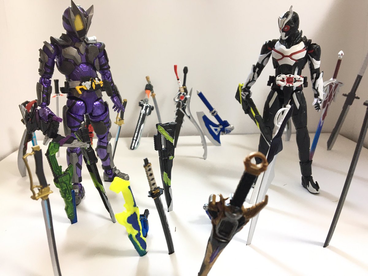 Nk Mu ダンボールと画用紙と適当な武器でゼロワン最終回再現 アークスコーピオンの代わりにアーツ滅で代行 アタッシュカリバーがもっとほしいですね 実際に簡易ジオラマするとマジで無限の剣製っぽい 仮面ライダーゼロワン