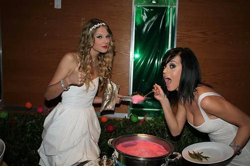 MendesMathews's tweet photo. @sitekponline @katyperry #worldsmileday @katyperry #SMILE #SMILEStreamingParty
https://t.co/Is5F65niBP https://t.co/MVkYYbZtWy