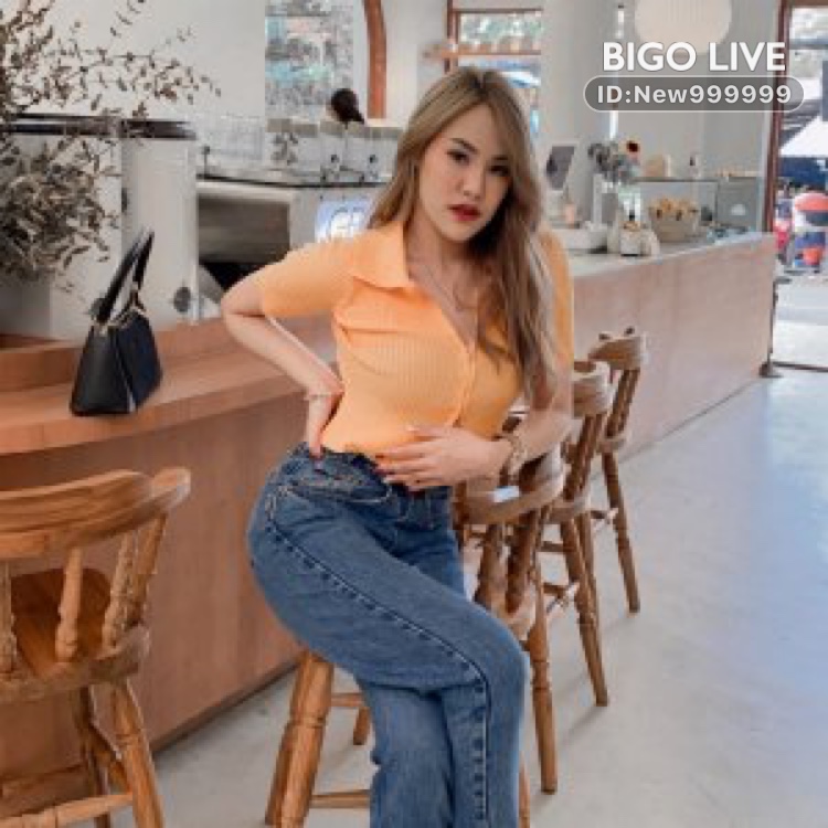 รีบมาดูไลฟ์ของcзℓзв🎗Newyear🐷ใน#BIGOLIVE: อยากถูกรัก🥰  
slink.bigovideo.tv/J7dk7x