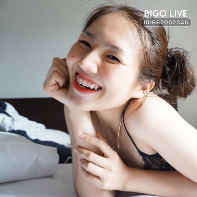 รีบมาดูไลฟ์ของℱℳ♚ Paewrung ᵁᵀใน#BIGOLIVE: รักที่รักทั้งหลายที่เข้ามาดู  
slink.bigovideo.tv/cAOb4L