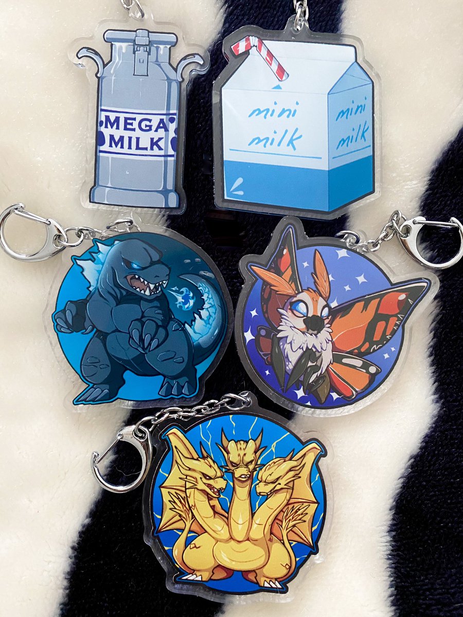 redrabbu's tweet photo. 55k followers snuck up on me so let’s have a celebratory giveaway!

❣️ Comment, follow, RT to enter! ❣️

2 winners will get all them stickers and another 2 will get all them charms. I’ll be picking winners this Saturday night at 10PM PST! https://t.co/Yta0xt4UiJ