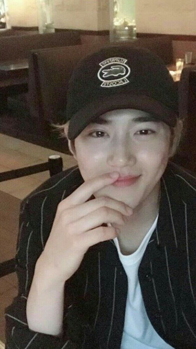 pros and cons of dating kim junmyeon: a thread