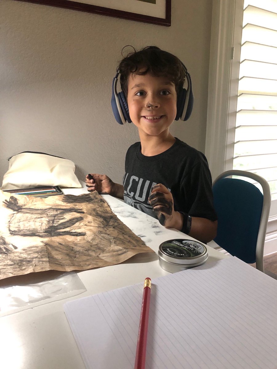 AlcuinSchool's tweet photo. Second Level art projects with Ms. Kostal chalk up to a whole lot of fun! Just ask our buddy, Jack!
#doihavesomethingonmynose
#messyisfun https://t.co/v05okeiWYz