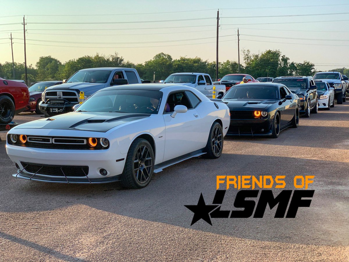 IAmTurboBuckeye's tweet photo. Fall leaves, Autumn breeze. Must be time for the Mopar Fall Finale! October 2-3. 2020 @LSMoparFest.⁣⁣ https://t.co/jOHTcL7gbX ⁣⁣⁣#LSMF20 #LSMFwknd #LSMF2020 

@HemiRace #Mopar #dodgegarage #Dodge #Chrysler #Jeep #carshow #dragrace #BeyondTheCars #TheFallFinale @spacecitylx https://t.co/ZU7U1blrXO