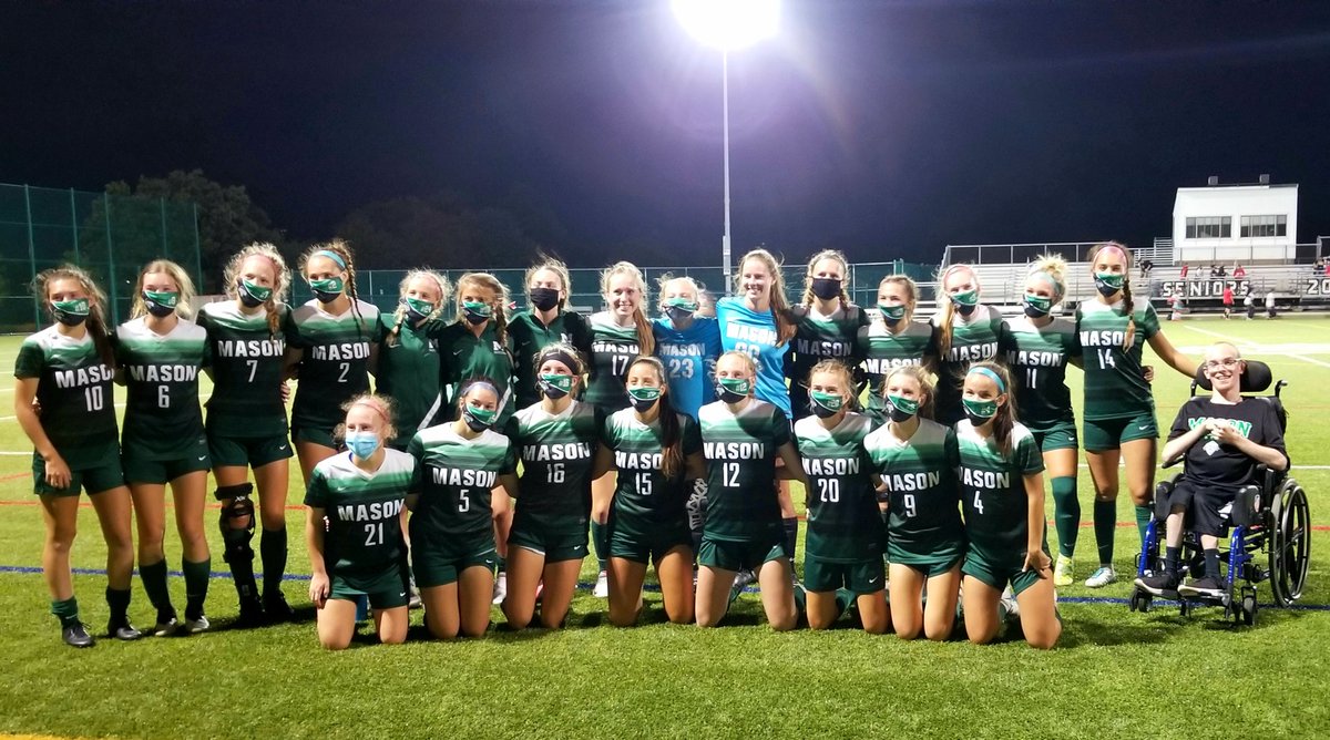 bradleyct99's tweet photo. Congratulations Mason Women's Varsity Soccer!! ⚽️⚽️⚽️ to 0 win over Fairfield. We played together really well and I loved all the cheering from the team and parents tonight. 💚🖤 GO MASON! 😃👍 @Mason_W_Soccer @MHSComets https://t.co/UV7NFBm72J