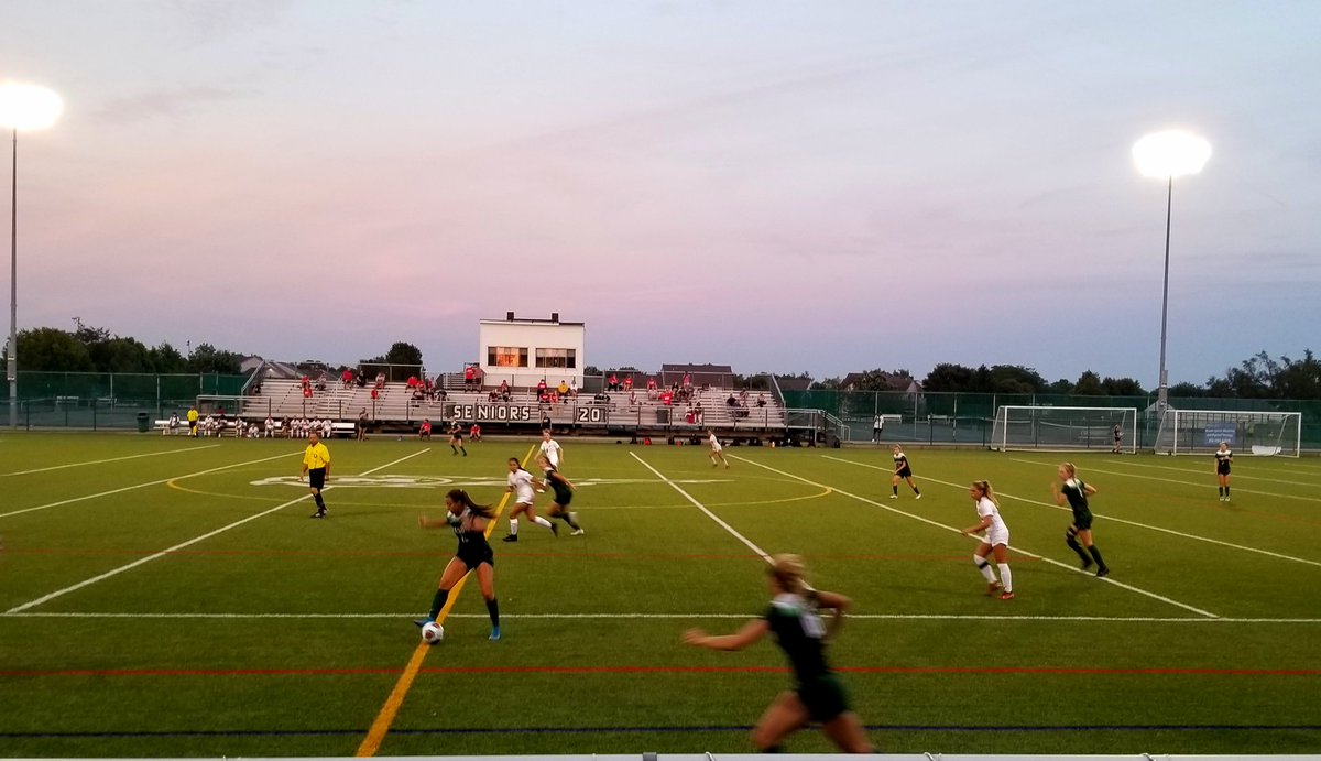 bradleyct99's tweet photo. Congratulations Mason Women's Varsity Soccer!! ⚽️⚽️⚽️ to 0 win over Fairfield. We played together really well and I loved all the cheering from the team and parents tonight. 💚🖤 GO MASON! 😃👍 @Mason_W_Soccer @MHSComets https://t.co/UV7NFBm72J